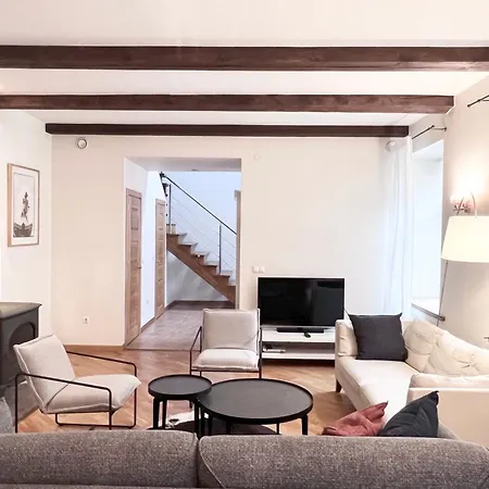 & - Town Hall Apartment *