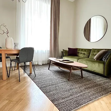 & - Town Hall Apartment