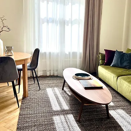 Apartment & - Town Hall *