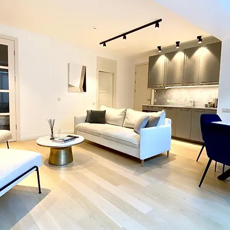 Lägenhet & - Town Hall *