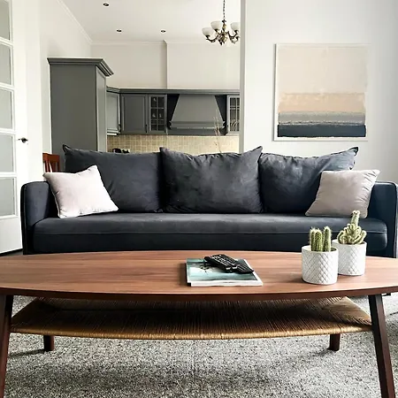 & - Town Hall Apartment *