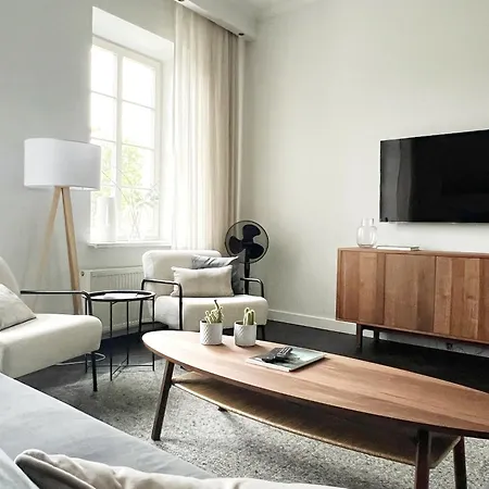 Apartment & - Town Hall *