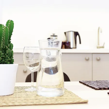 & - Town Hall Lägenhet