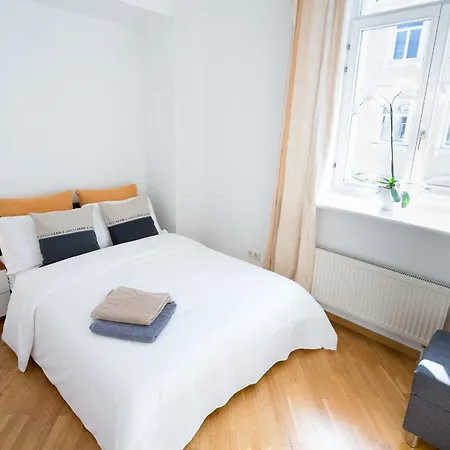 Lägenhet & - Town Hall