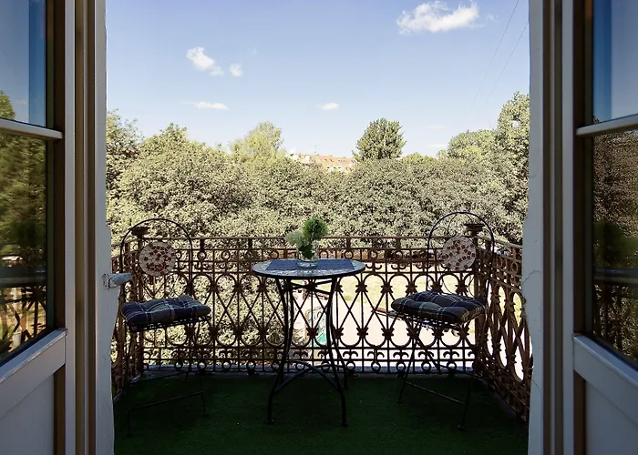 דירה & - Town Hall