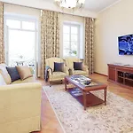 Apartment & - Town Hall *