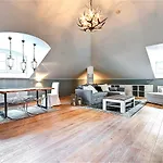 Apartment & - Town Hall *