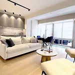 Apartment & - Town Hall *