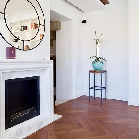 Апартаменты & - Town Hall