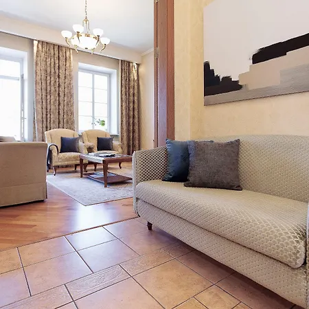 Апартаменты & - Town Hall