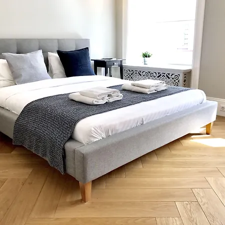 & - Town Hall Вильнюс