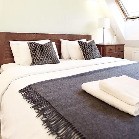 & - Town Hall Апартаменты