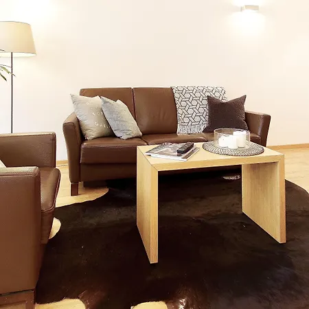 & - Town Hall Апартаменты