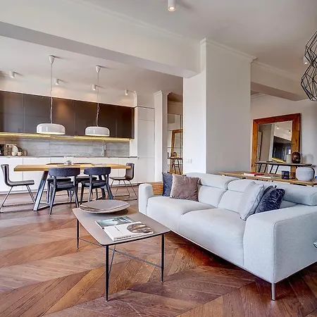 & - Town Hall Apartamento *