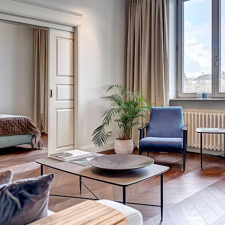 & - Town Hall Apartamento